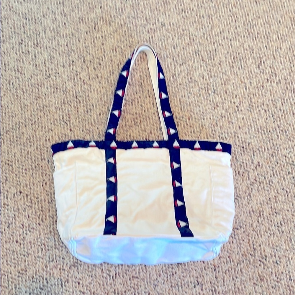 Toe Goz Brand Stylish White and Blue Tote Bag with Sailboats. EUC